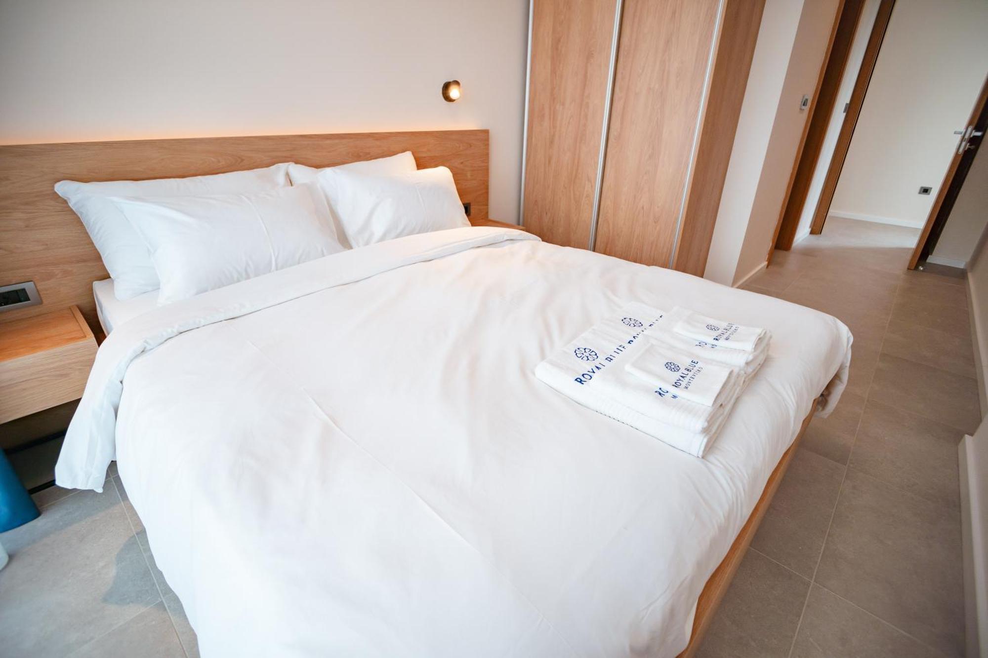 Royal Blue & Residences Hotel *