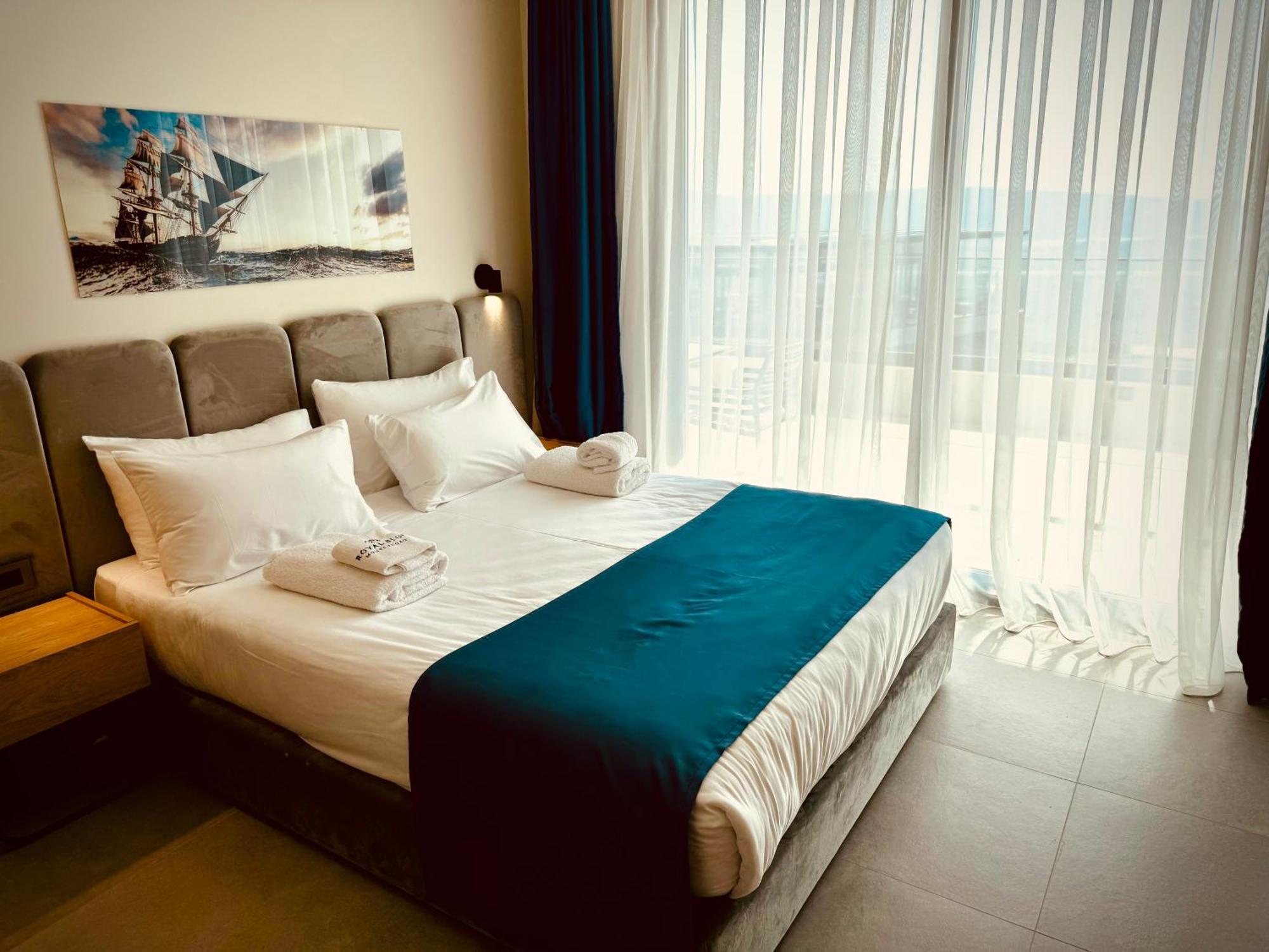 Royal Blue & Residences * Kavac