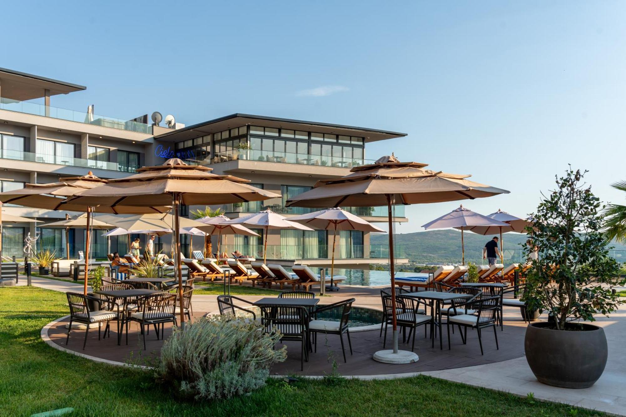 Royal Blue & Residences Hotel Kavač