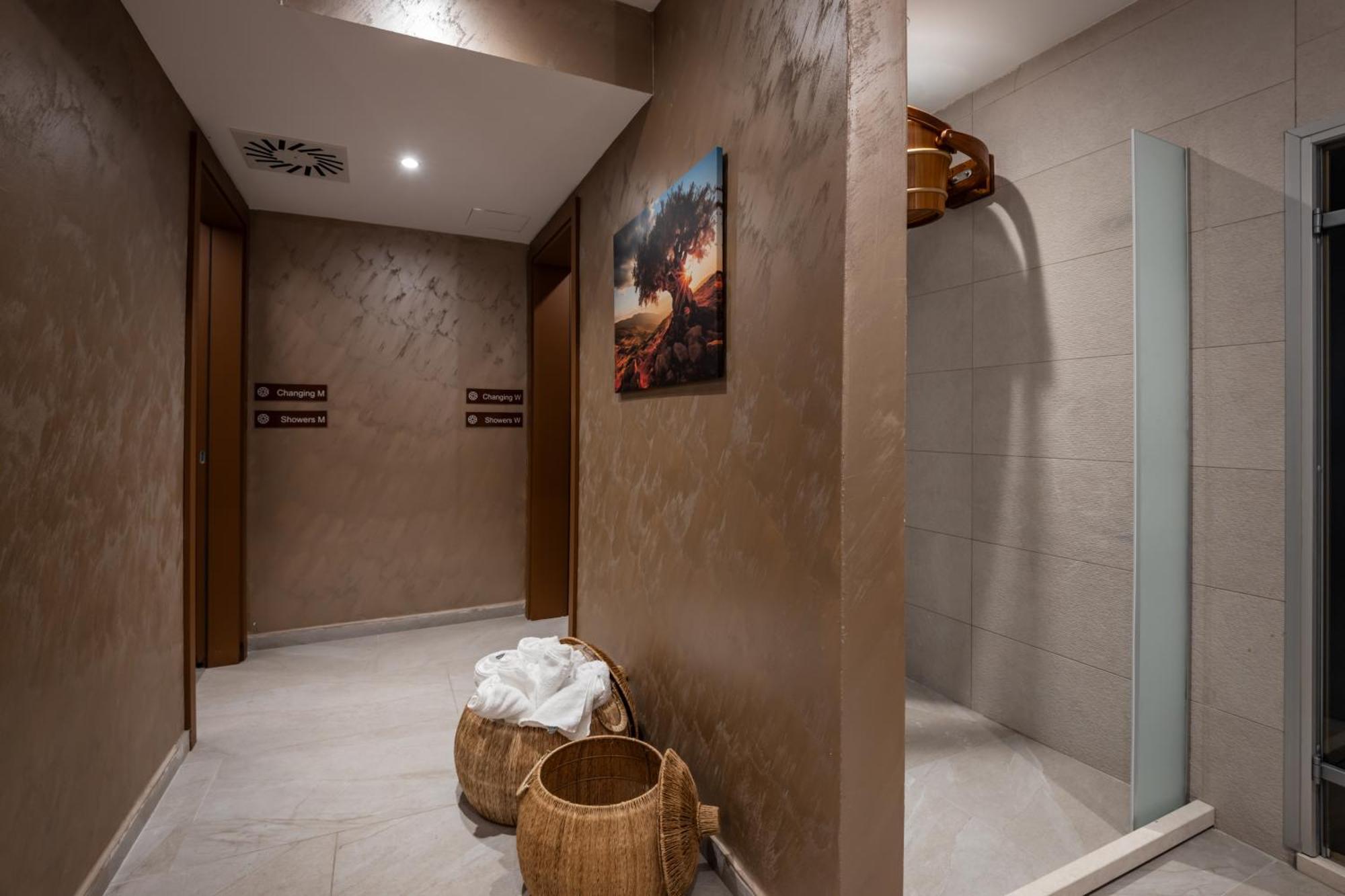 Royal Blue & Residences Hotel
