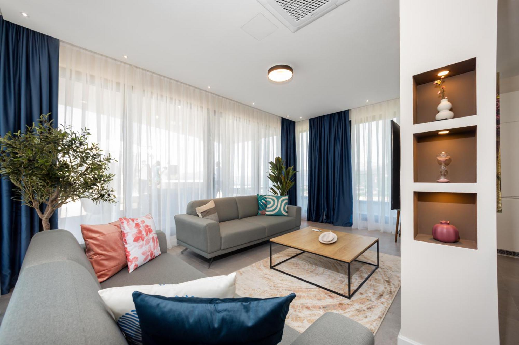 Hotel Royal Blue & Residences