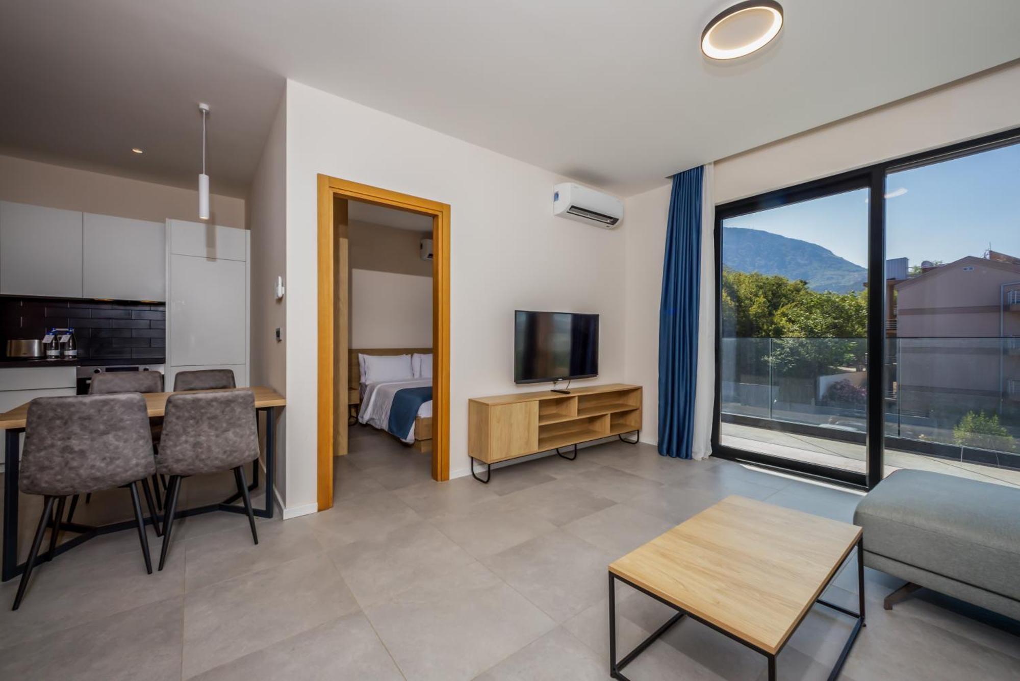 Royal Blue & Residences Hotel Kavač