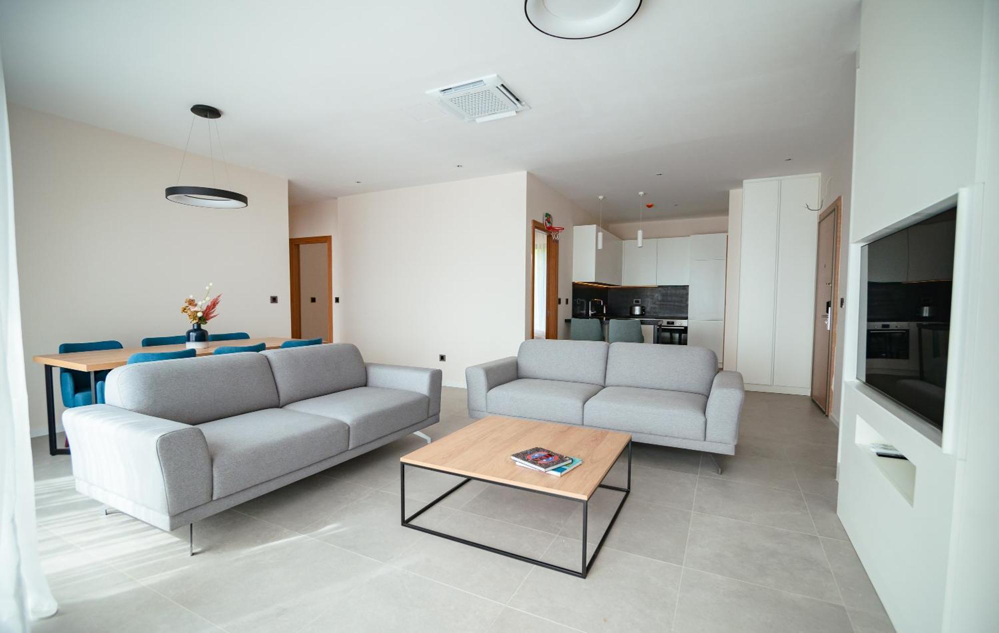 Royal Blue & Residences * Kavac