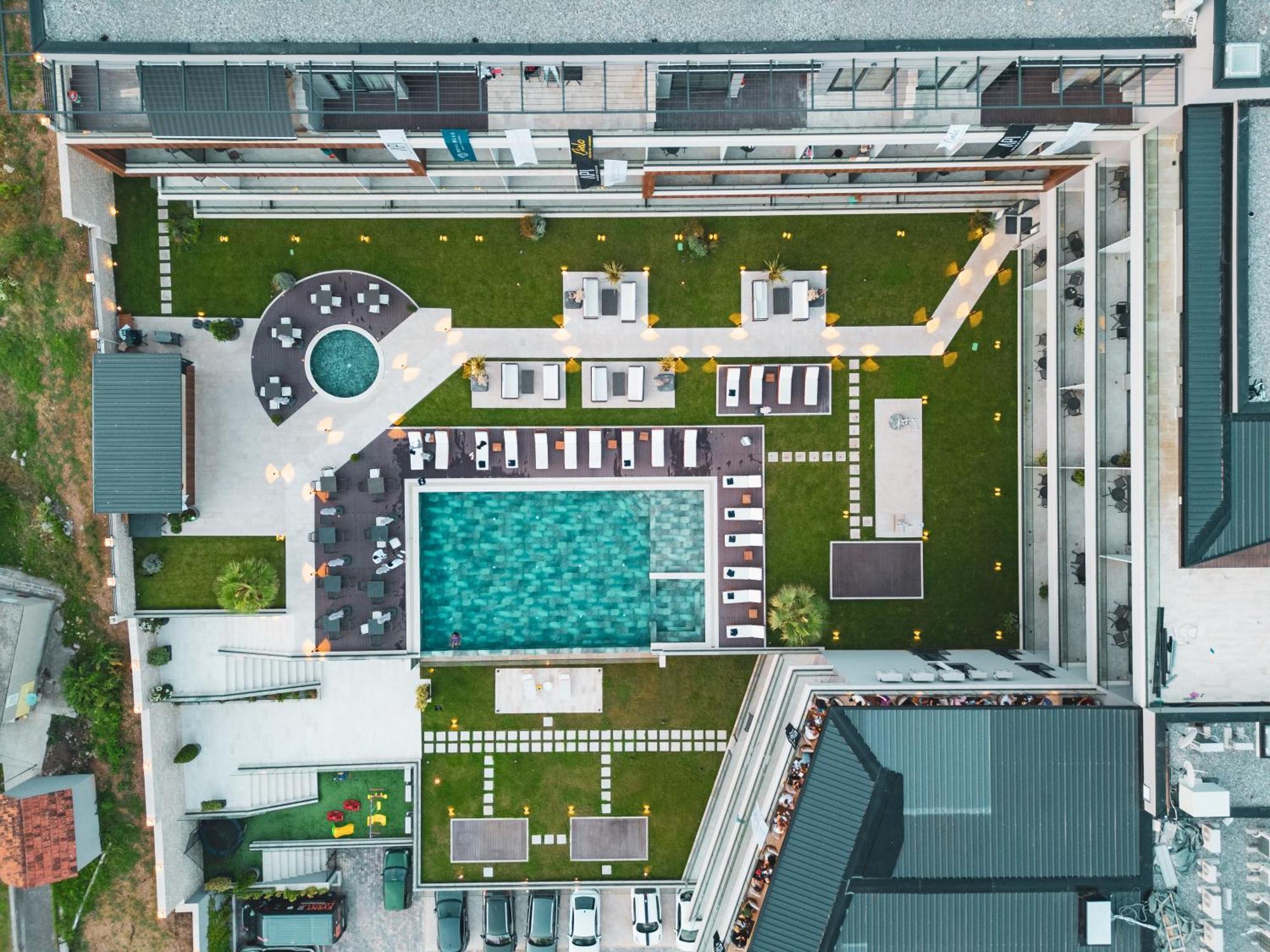 Hotel Royal Blue & Residences *