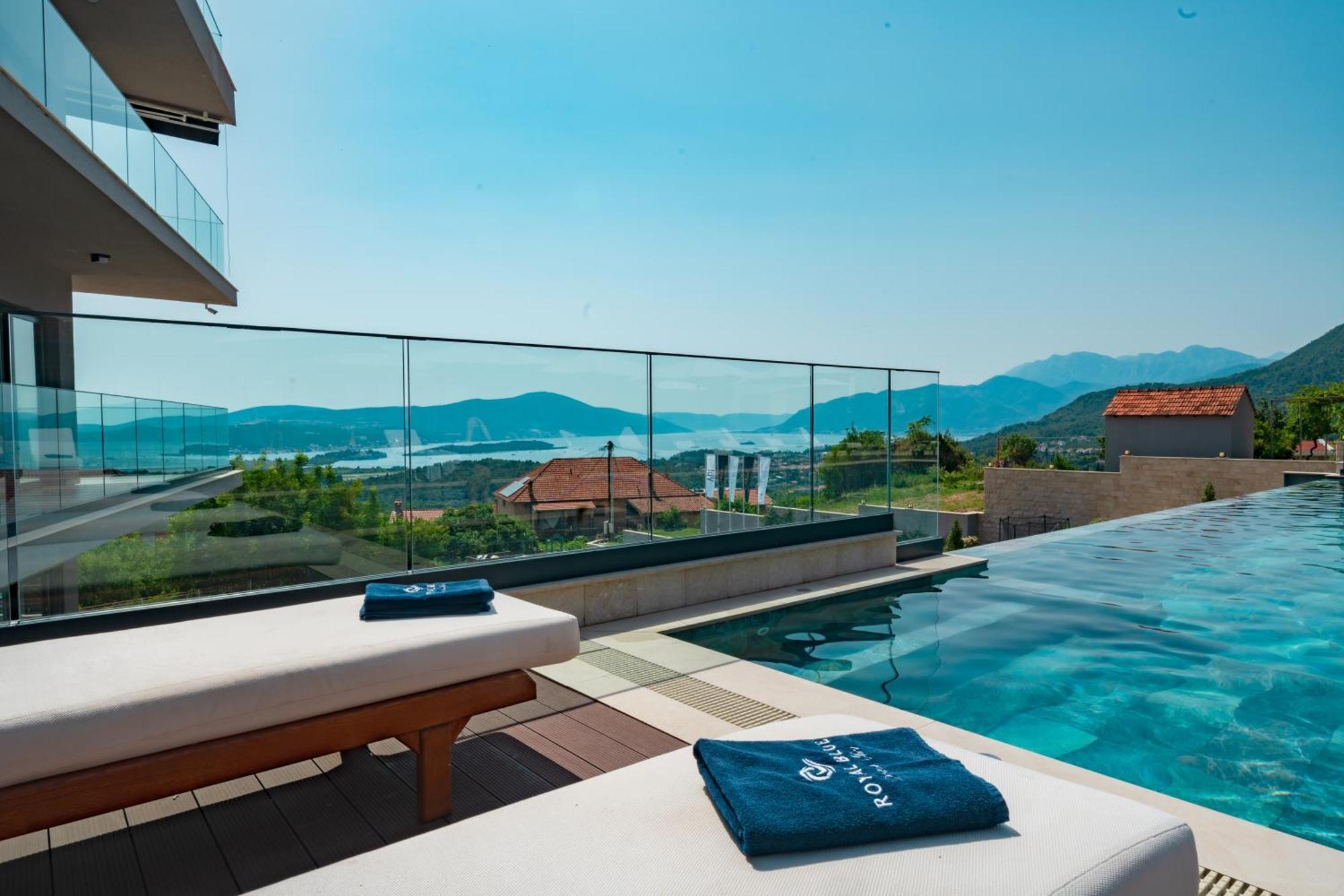 Royal Blue & Residences Hotel *