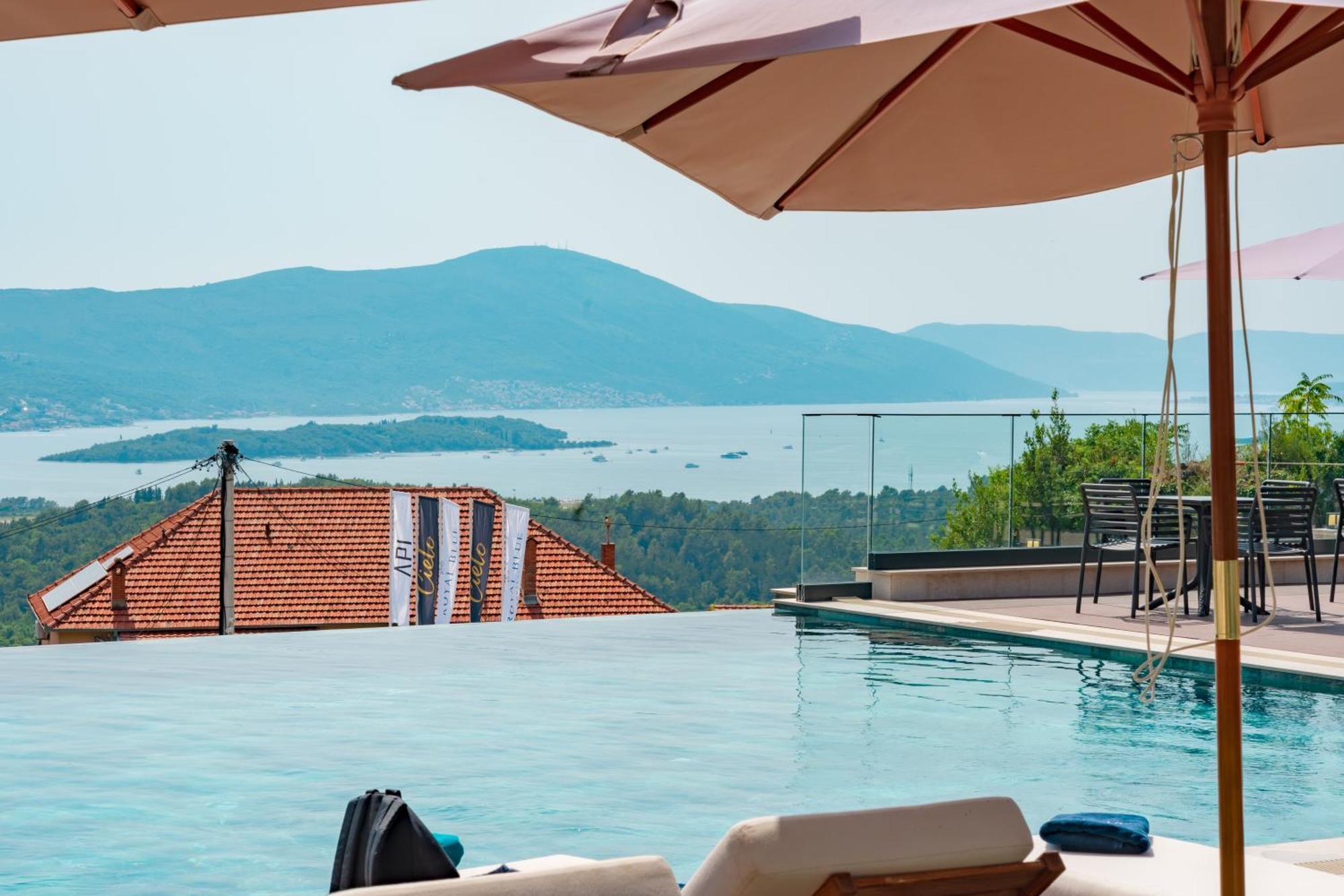 Hotel Royal Blue & Residences *