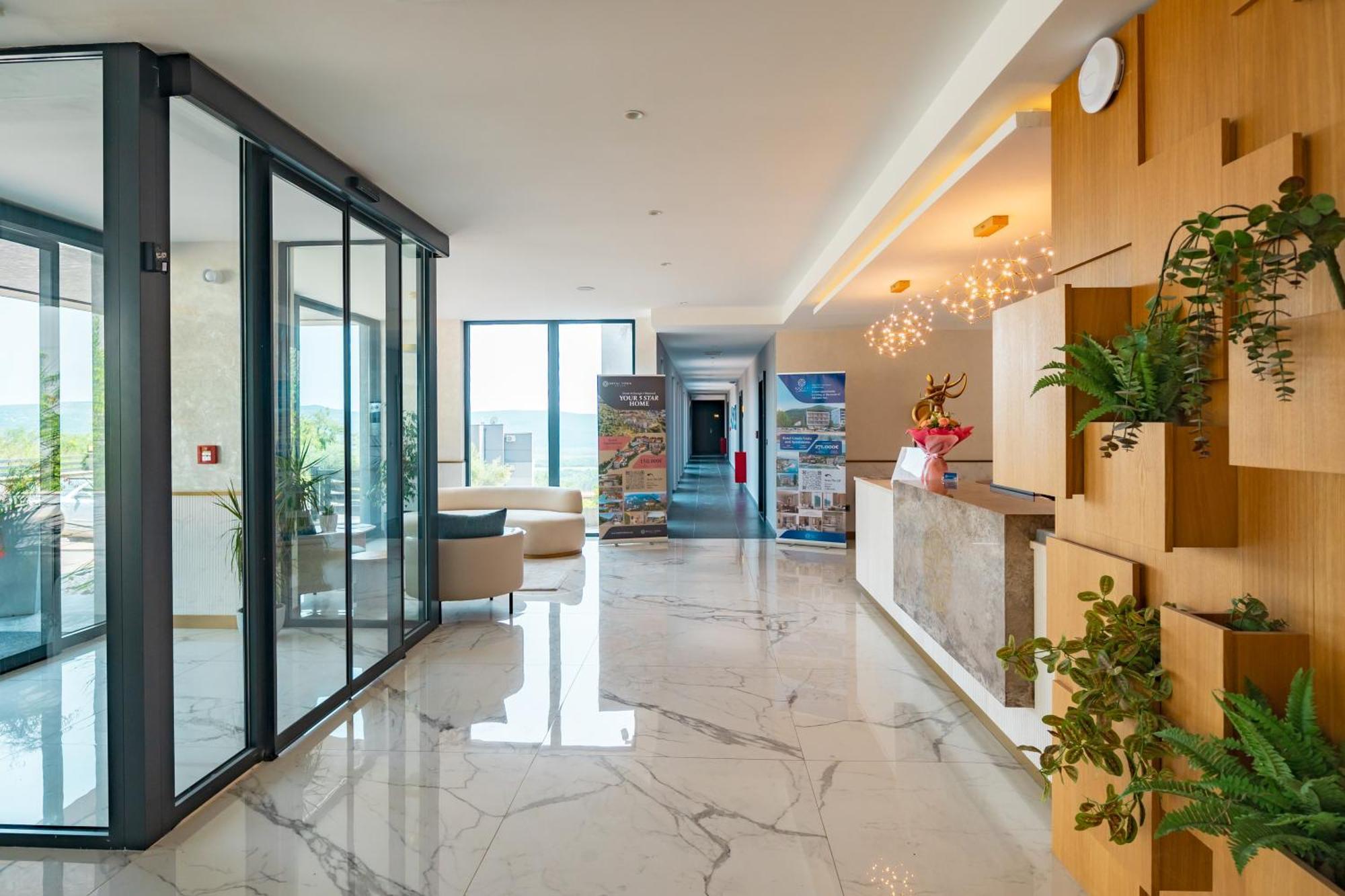 Hotel Royal Blue & Residences