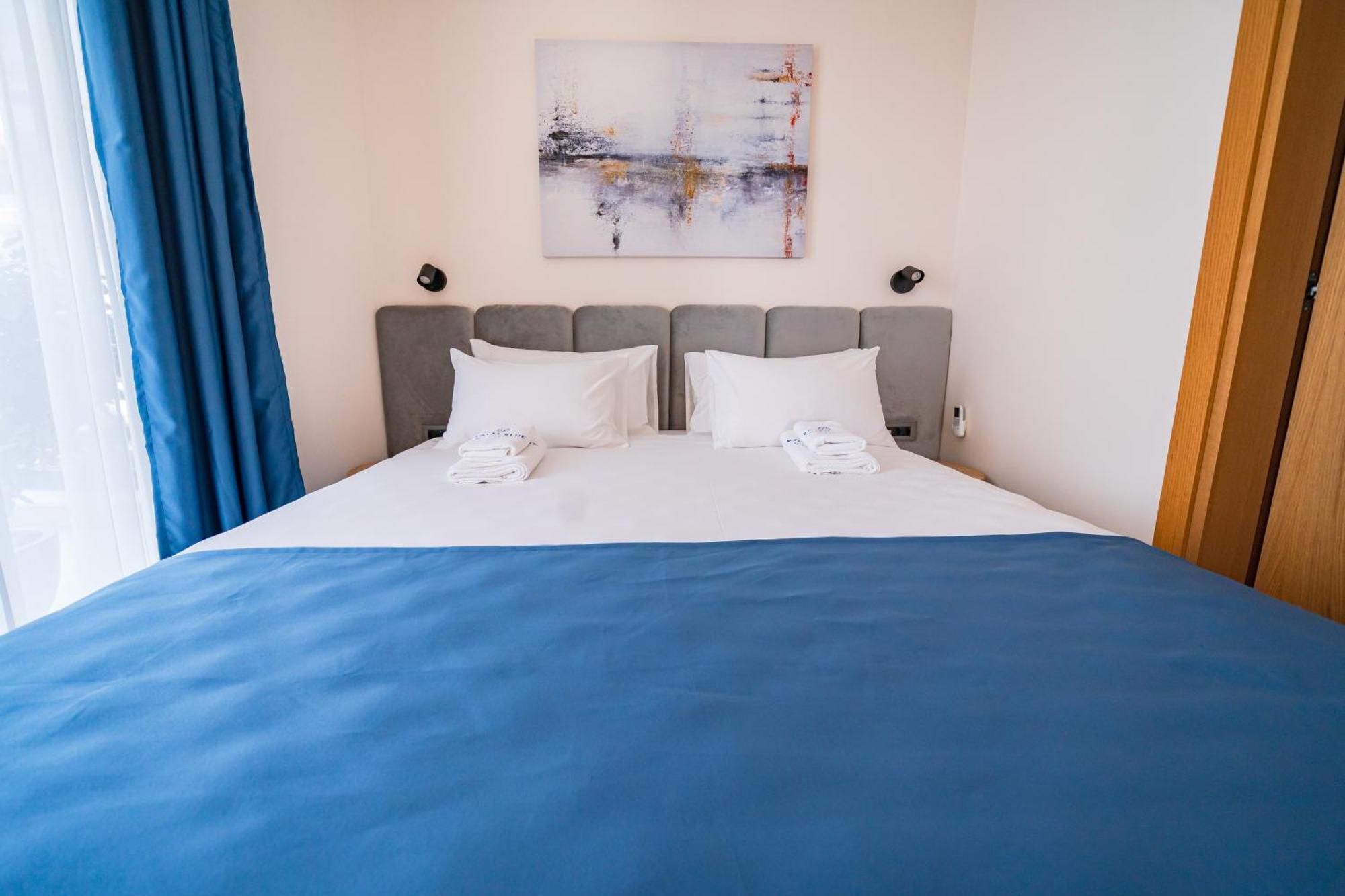 Hotel Royal Blue & Residences Kavac